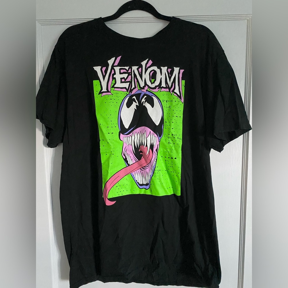 ⚡️ Venom- Marvel licensed graphic tee